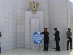 Peringati Hari Pahlawan Nasional Ke 79 Polres Bima Menggelar Upacara dan Ziarah Tabur Bunga di Taman Makam Pahlawan