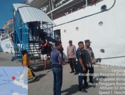 Polsek Kawasan Pelabuhan Laut Bima Amankan Embarkasi dan Debarkasi Kapal KM. AWU