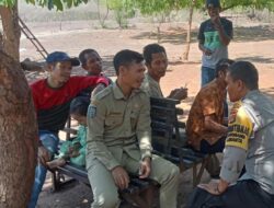 Melalui Cooling System Bhabinkamtibmas Polsek Soromandi Gelorakan Pilkada Sejuk dan Damai