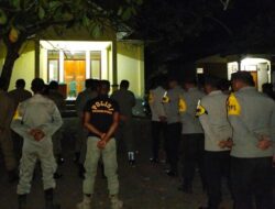 Menjamin Keamanan dan Kondusifitas Wilayah Jelang Pelaksanaan Pilkada Polsek Tambora Laksanakan Patroli Gabungan