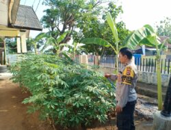 Ketahanan Pangan, Bhabinkamtibmas Polsek Soromandi Edukasi Masyarakat Manfaakan Pekarangan