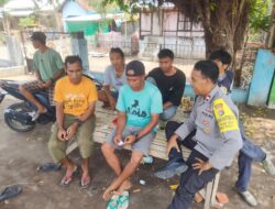 Cooling System Pasca Pemungutan Suara, Bhabinkamtibmas Polsek Bolo Imbau Warga Tolak Penyebaran Hoax