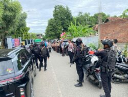 Personel Ops Lilin Rinjani 2024 Polres Bima Kota Amankan Ibadah Natal Umat Kristiani