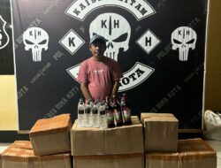 Tim Opsnal Sat Resnarkoba Polres Bima Kota Gerebek Peredaran Miras, Sita 483 Botol Arak Bali