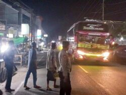 Demi Kenyamanan Masyarakat Yang Menjalankan Ibadah Sholat Taraweh, Polsek Bolo Gencarkan Patroli Pengamanan