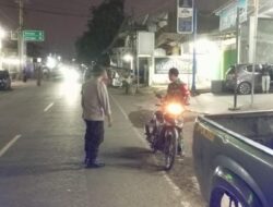 Menjamin Kenyamanan Masyarakat Beribadah dan Cegah Timbulnya Kerawanan Kamtibmas Polsek Bolo Gencarkan Patroli Subuh