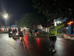 Tekan Angka Kriminalitas dan Cegah Kemacetan Pos PAM Operasi Ketupat Rinjani Tingkat Polres Bima Melaksanakan Patroli dan Gatur Lalin