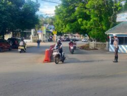 Cegah Kemacetan dan Imbau Pengguna Jalan Satlantas Polres Bima Laksanakan Gatur Lalin di Pagi Hari
