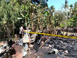 Respon Cepat Polsek Asakota Bersama Warga Padamkan Kebakaran Rumah di Ule