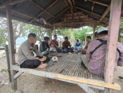 Polsek Langgudu Laksanakan Jum’at Curhat di Desa Sambane, Terima Keluhan Warga Soal Kenakalan Remaja