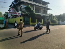 Sat Samapta Polres Bima Kota Laksanakan Gatur Lalin Pagi di Titik Rawan Macet dan Layani Anak Sekolah Menyeberang Jalan