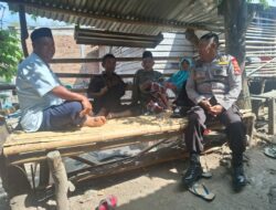 Laksanakan Jum’at Curhat, Kanit Binmas Polsek Wawo Ajak Warga Jaga Kamtibmas