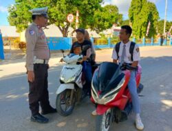 Unit Lantas Polsek Sape Laksanakan Strong Poin dan Sosialisasikan Operasi Zebra Rinjani 2025